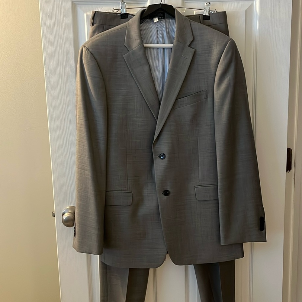 Tommy Hilfiger Men’s Modern Fit Suit 100% Wool